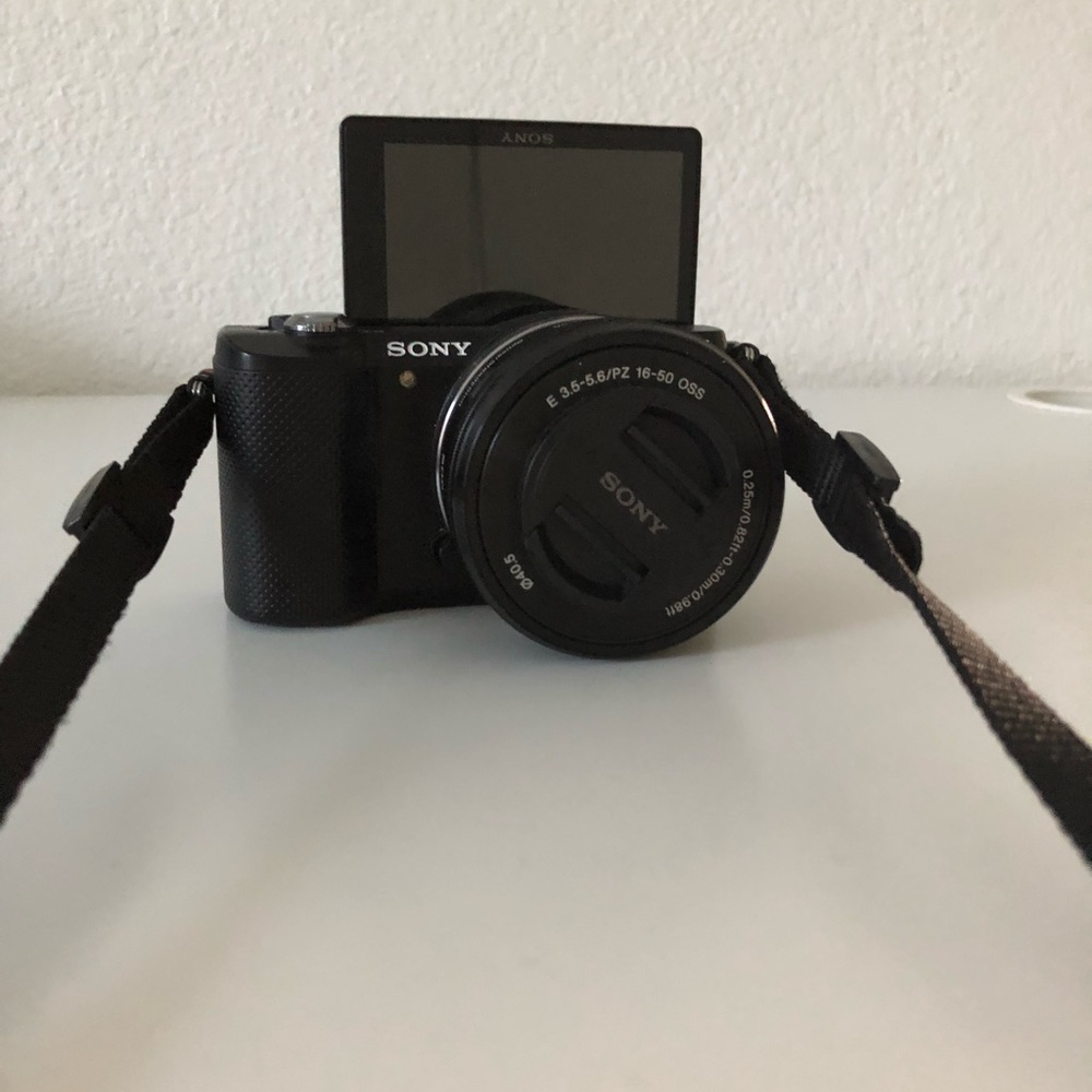 Sony Alpha 5000